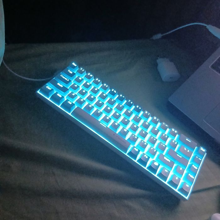 Продам Клавиатуру e-yooso z-686