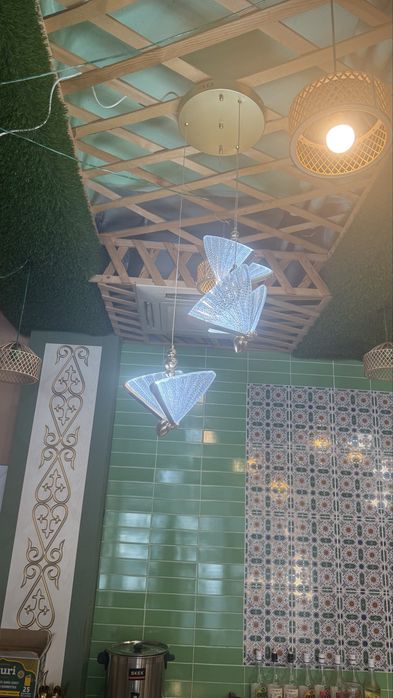 Продаются люстры