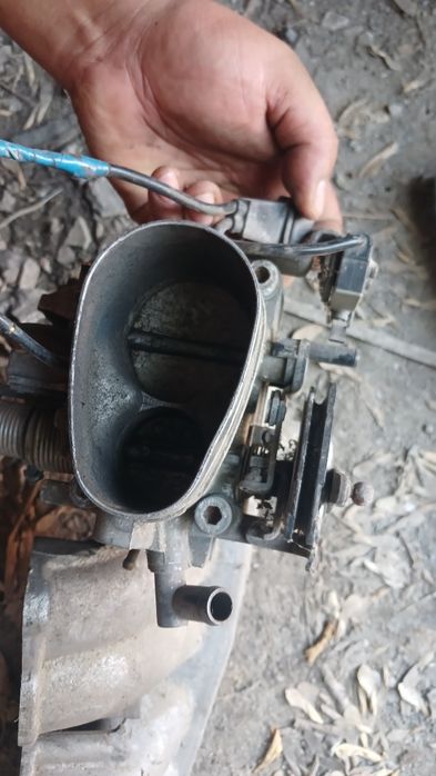 Продам на ауди фальцвагент  2.3 недорого