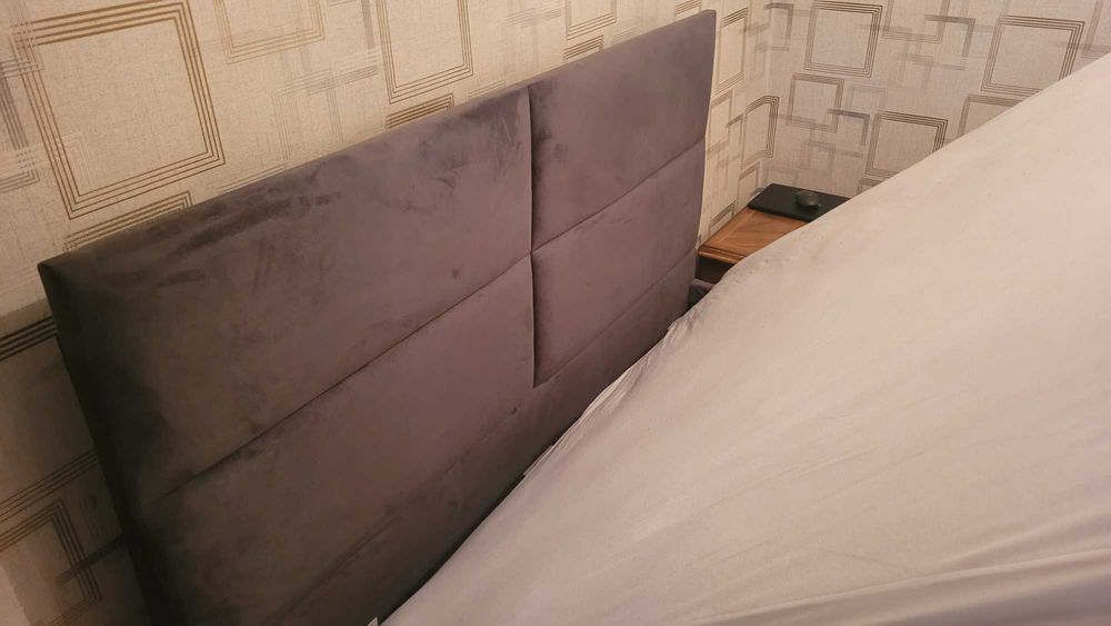 Двуспальная кровать с матрасом