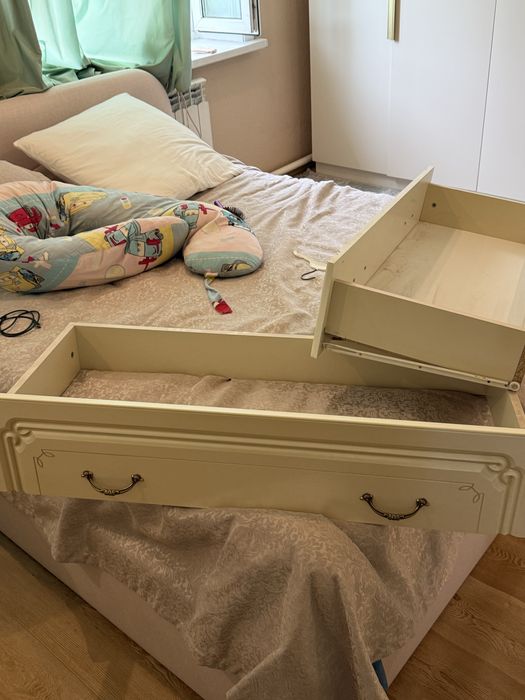 продам комод с зерколом