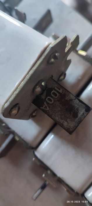 Вставка предохранителя