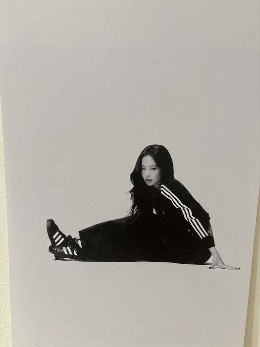 Постер jennie Adidas