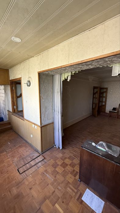 Продается своя квартира на Бадамзаре 2/4/4