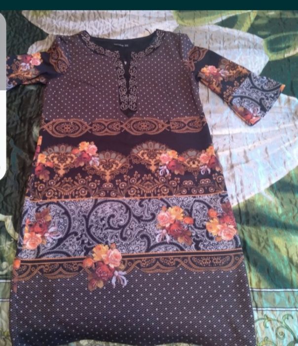 Продам женские платья