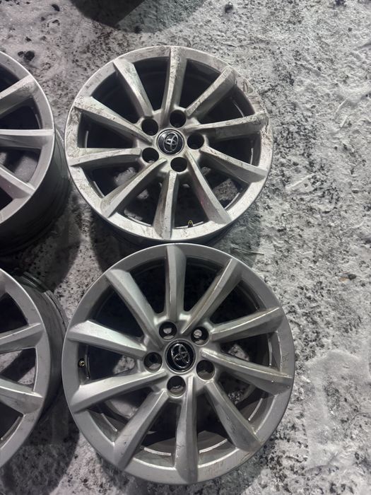 Камри 70/75  оргинал диски  р17