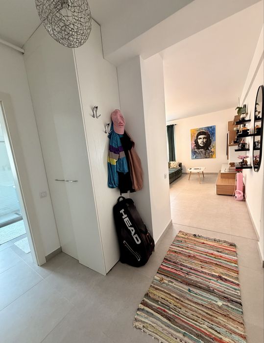Inchiriez apartament