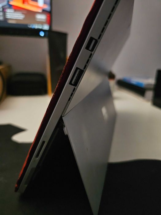 Surface Pro 4 i5 SSD 256 Ram 8Gb cu baterie defecta