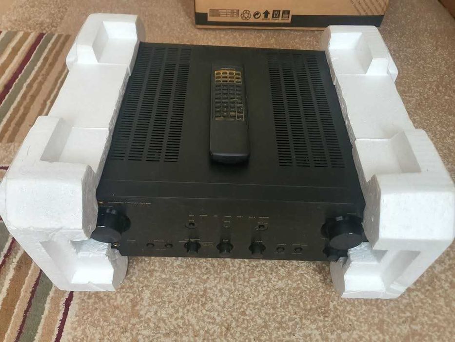 Luxman LR-6500 & Marantz PM7200