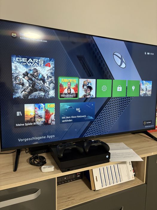 Xbox One X 1TB Гаранция 12м