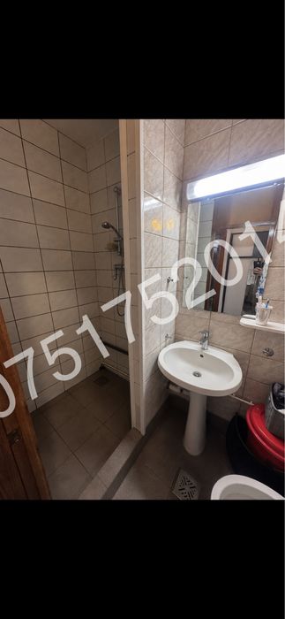 Proprietar inchiriez garsoniera zona Kaufland/Piata Nicolina 300€/luna