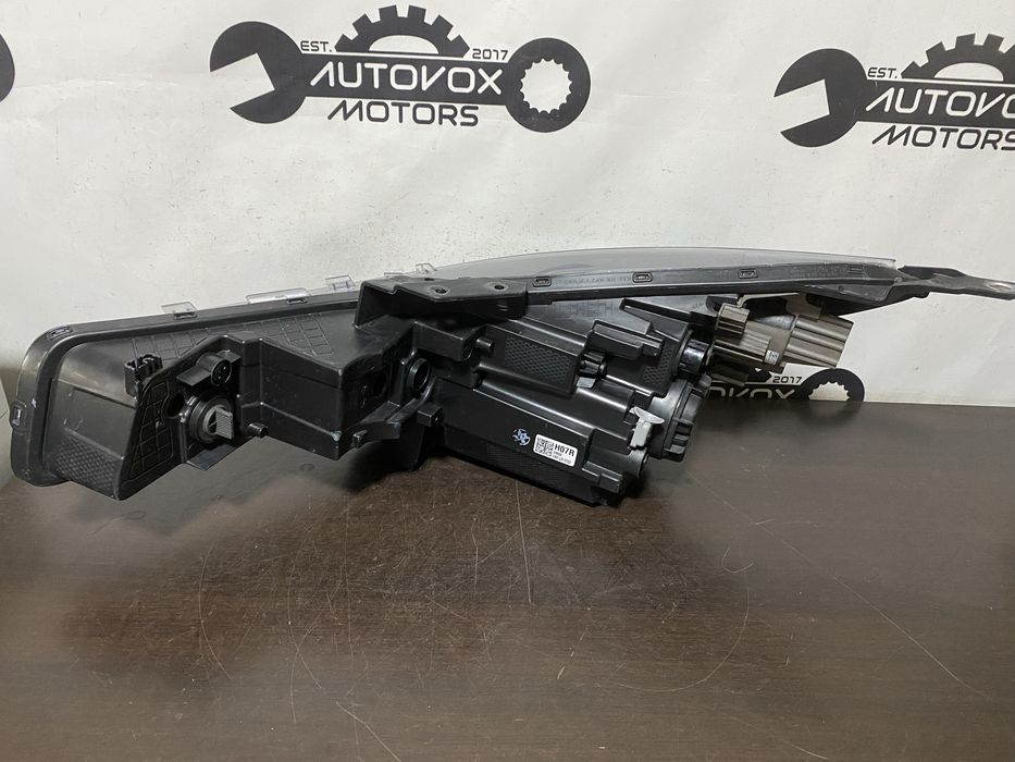 Far dreapta halogen si led Hyundai Elantra an 2021-2023