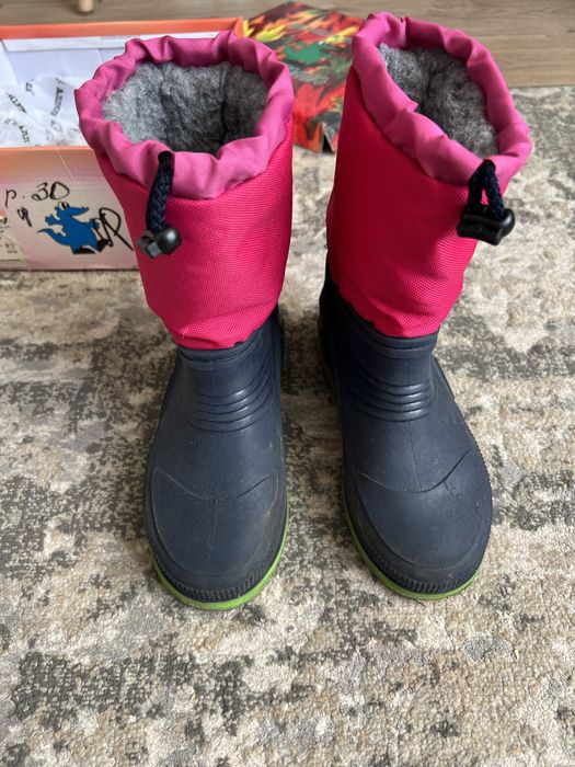 Продам детскую обувь