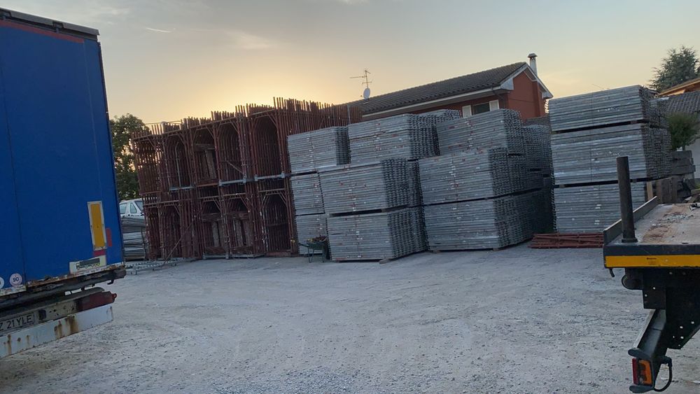 Inchiriez Schela-Metalica———— Popi Metalici RON 3,5 bucata Vama Veche