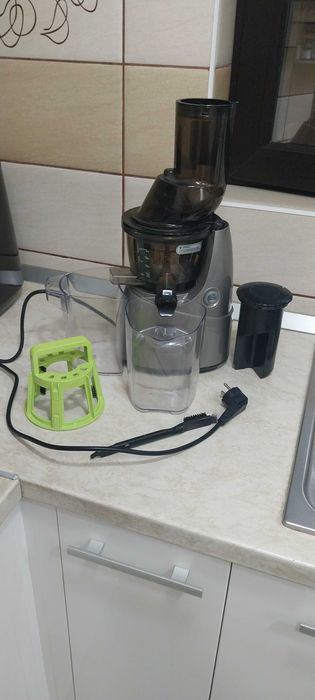 Storcător Kuvings NS 621CES ,presare la rece.