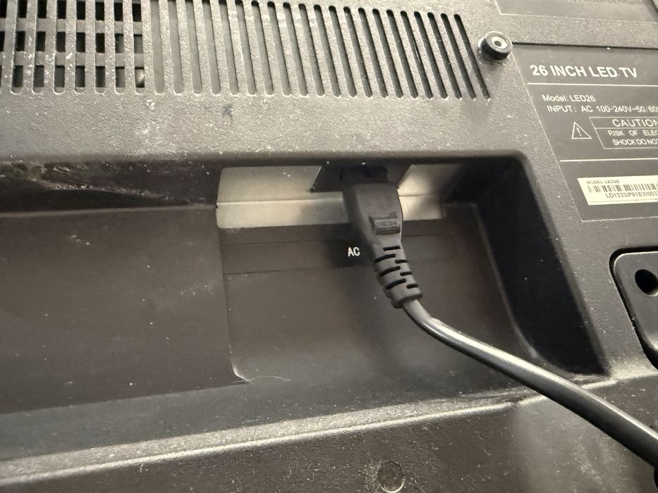 Телевизор в хорошем состоянии (без пульта)