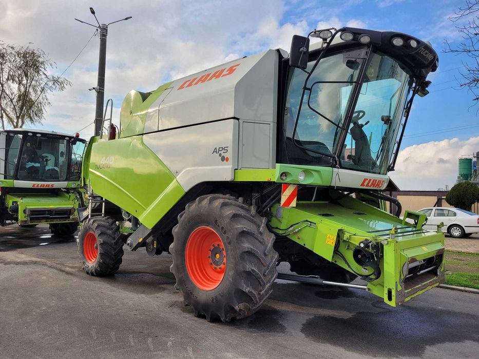 Claas TUCANO 440 APS 3D 2013 Combina Agricola
