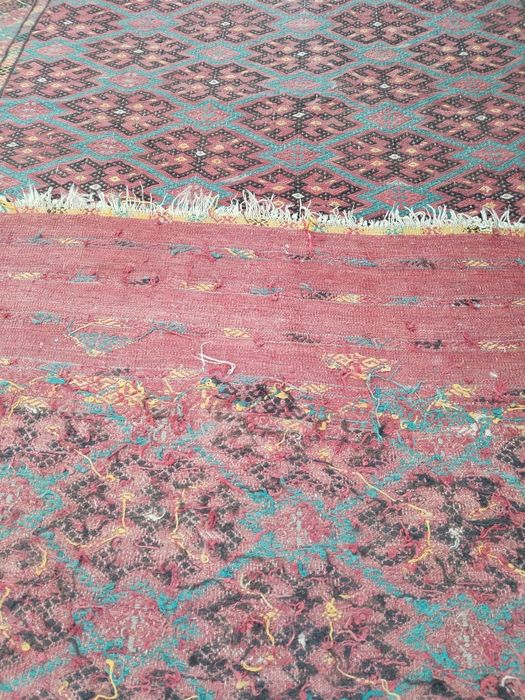 Бир асирдан ошган кулга тукилган колин