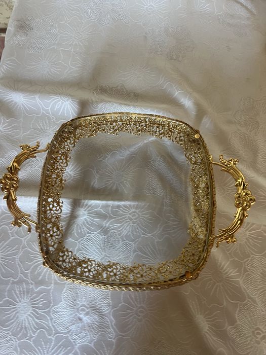 Tilla idish sotiladi