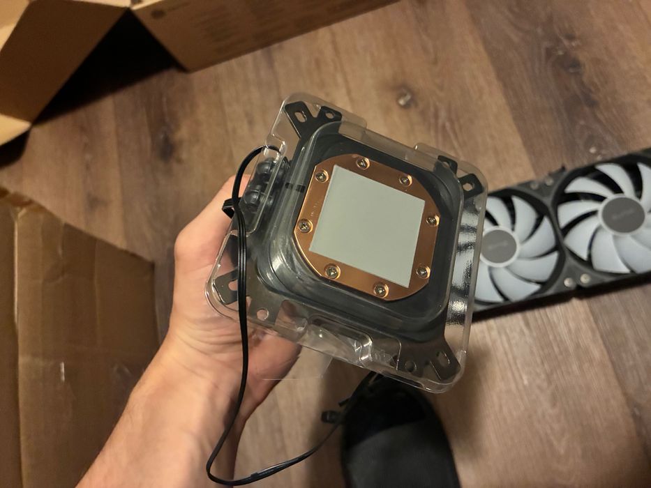 НОВ! Воден охладител Cooler Master Elite Liquid 240