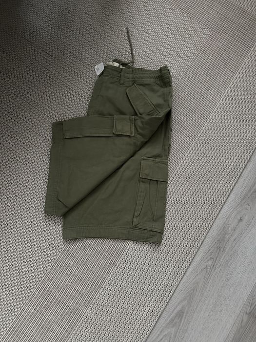 Pantaloni scuti barbati  H&M