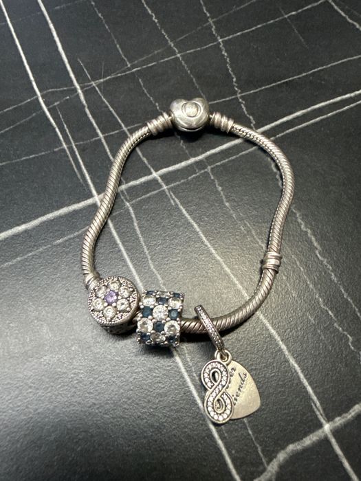 Гривна Пандора с 3 броя талисмани