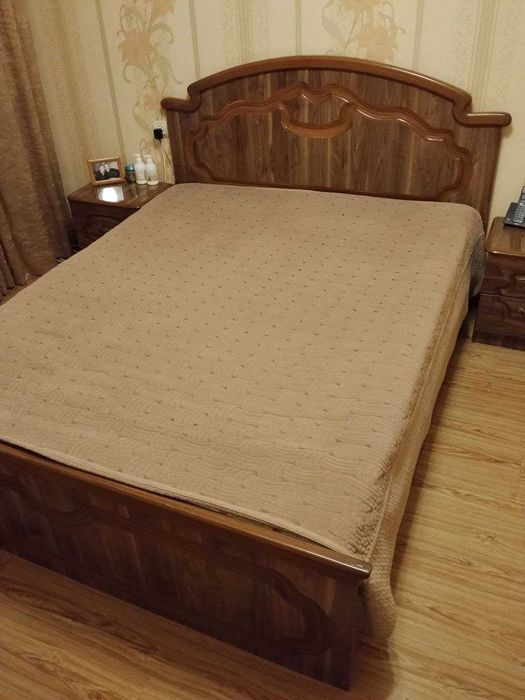 Двуспальная кровать + матрац