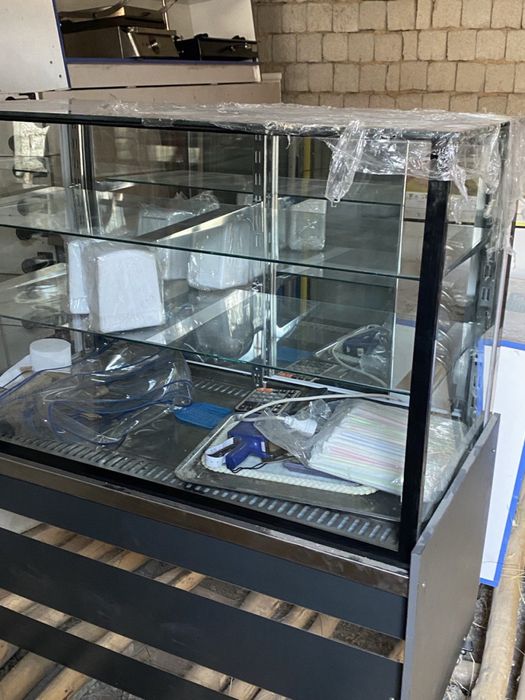 Холодильник-витрина