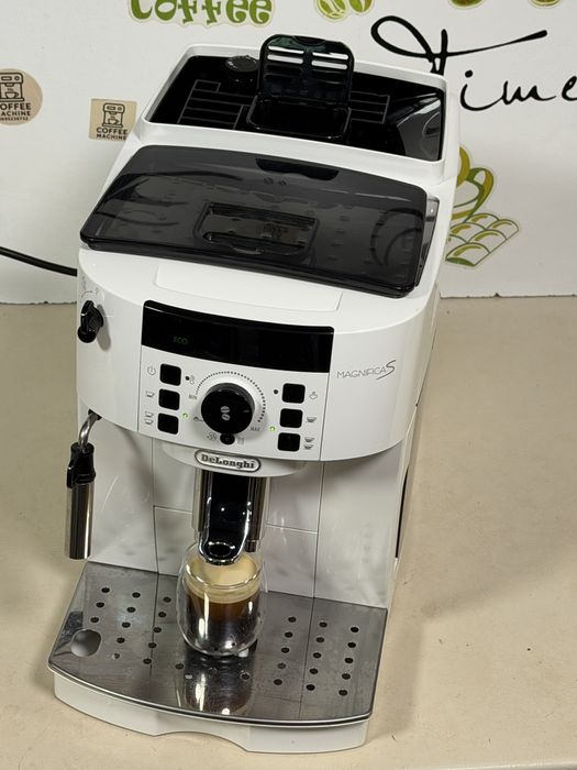 Кафемашина кафе автомат delonghi magnifica S с гаранция
