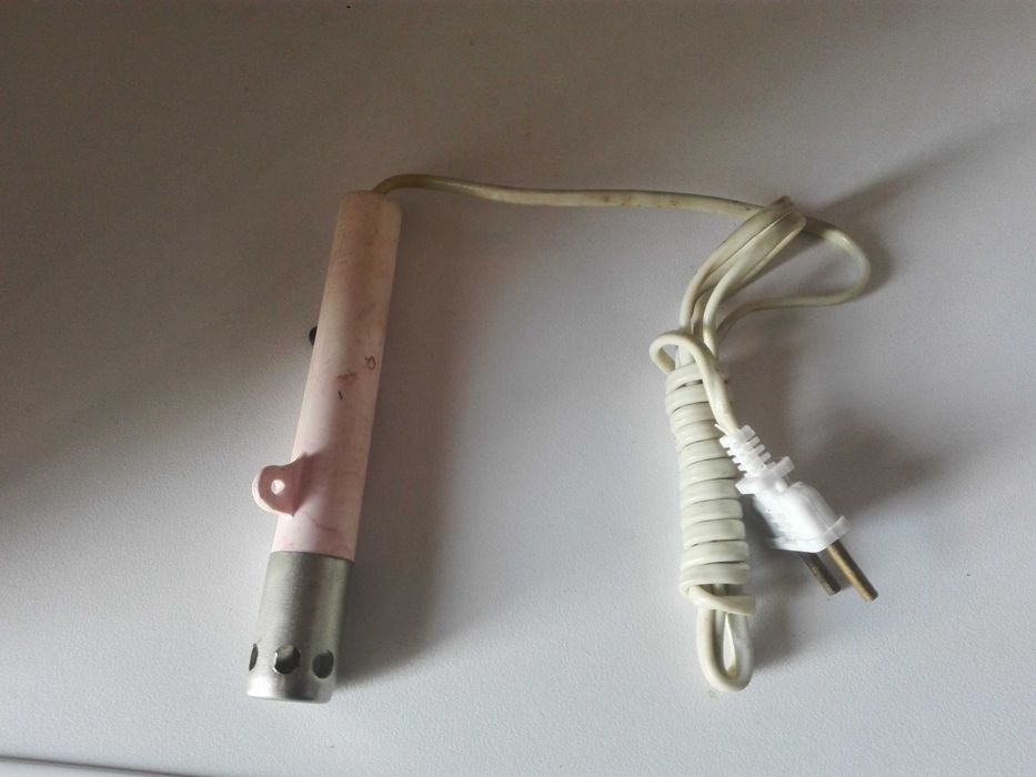 Два ретро вентилатора , ел. запалка и стара емайлирана табела .