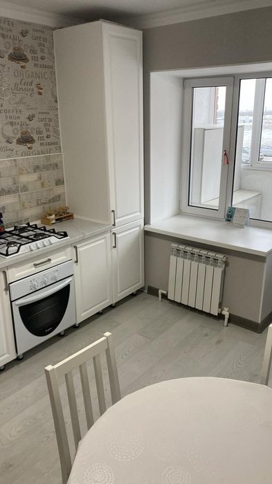 Продам 1 к кв на Батыс 2