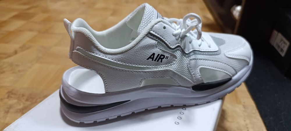 Кроссовки 40р 7000тг