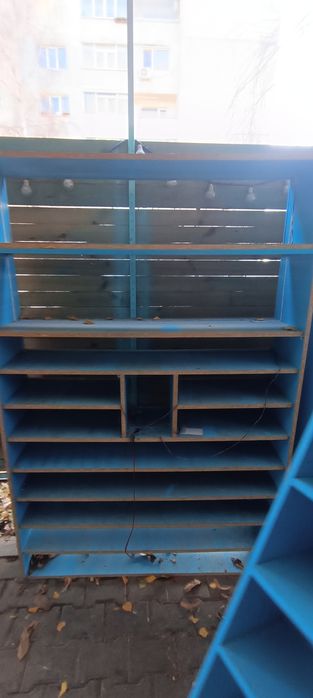 Шкафове и стила и от нон стоп