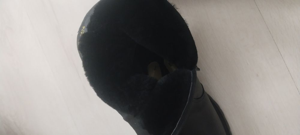 Продам берцы и сапоги зимние