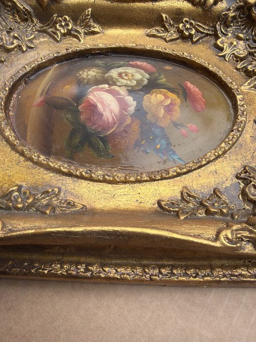.Tablou,pictura in ulei  pe lemn(pereche)- oval convex,vaza cu flori