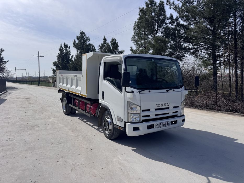 Isuzu Samasval 2011