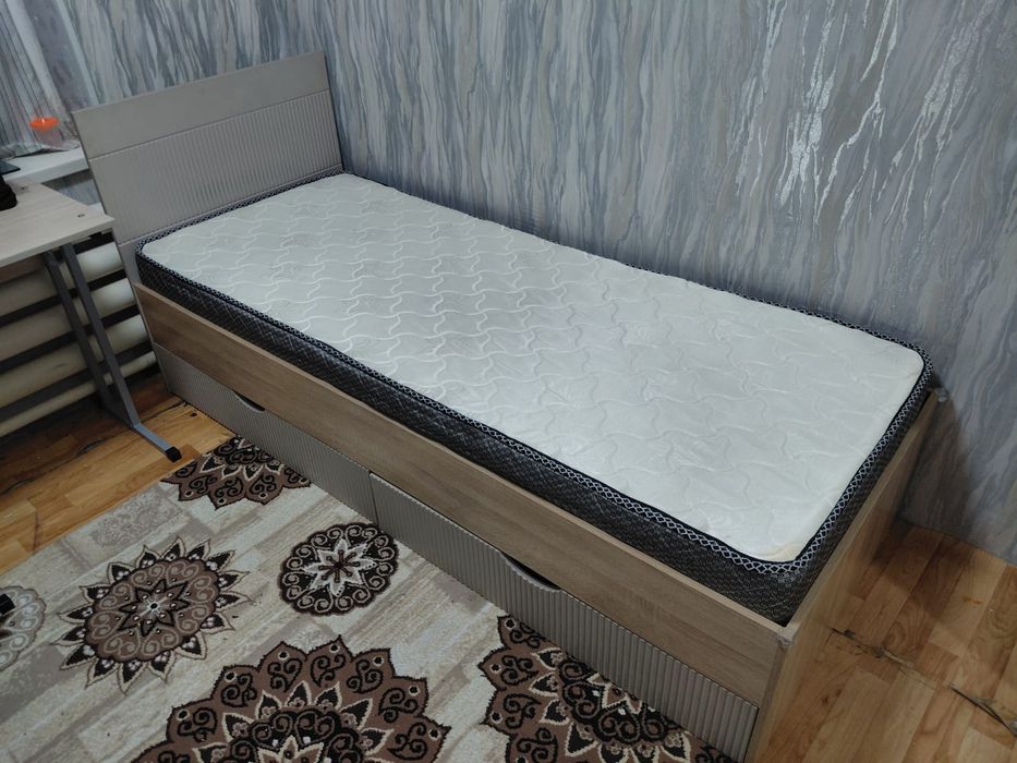 Продам односпальнуюю кровать