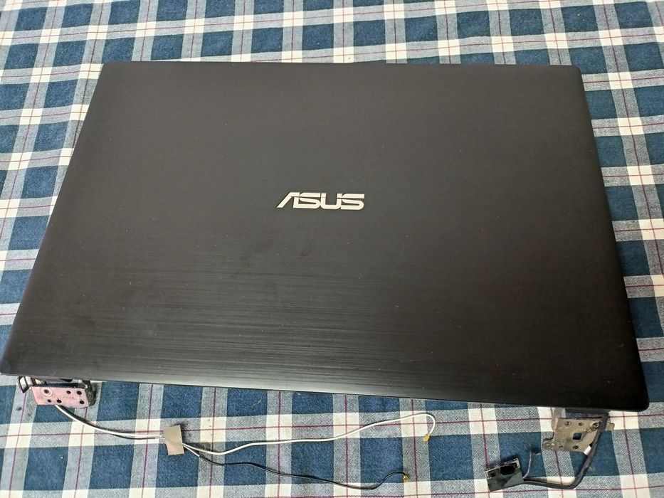 Elemente Asus P2520L