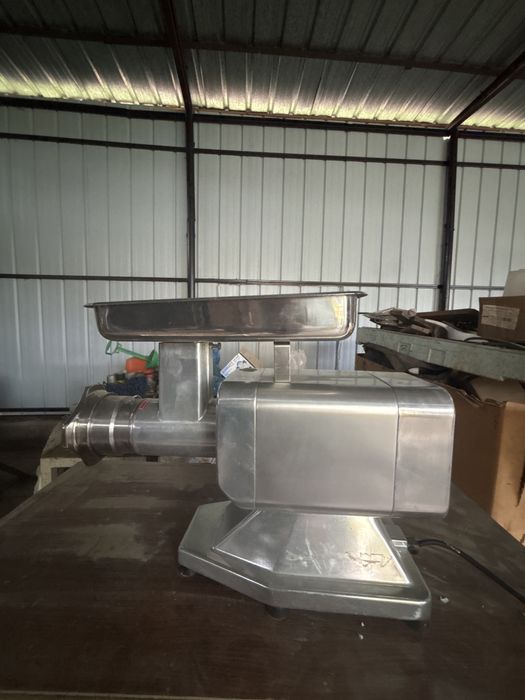 Промышленная мясорубка