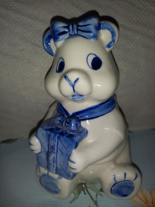 Копилка  керамическая.Медведь