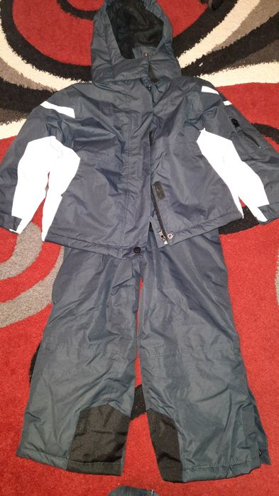 Vând costum schi/ski NOU copii