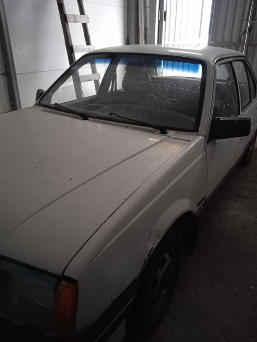 Продам Опель Аскона