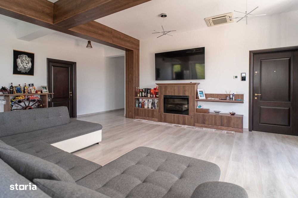 Penthouse 3 camere, 137 mp, terasă, parcare intabulată 9000 euro.