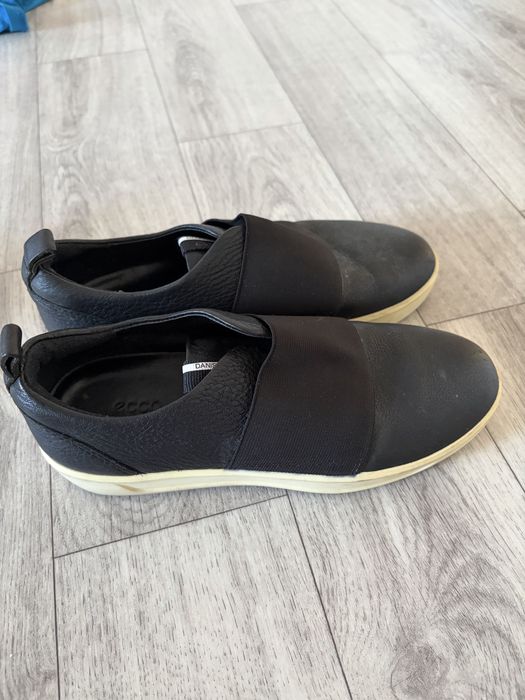 Продам женские слипоны 35 р