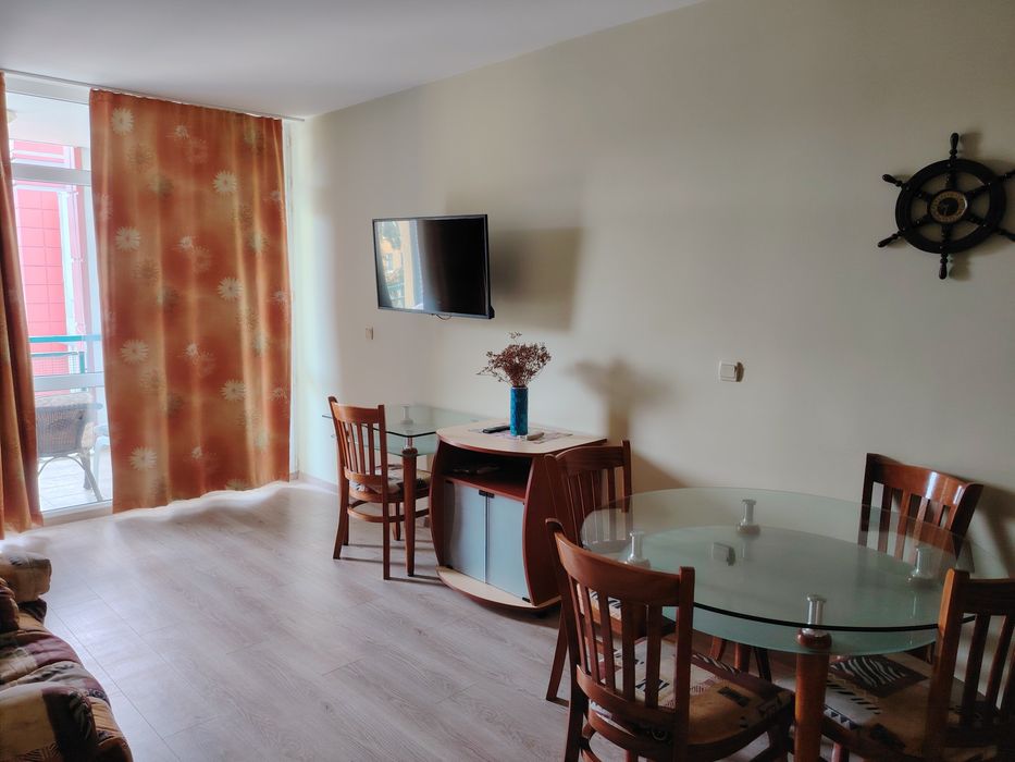 Дава се под наем Двустаен апартамент в к.к. Слънчев бряг - 70 кв.м за 45.9 € - Снимка #1