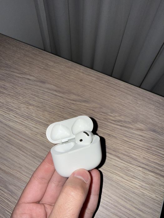 Air pods 4 doar casca dreapta
