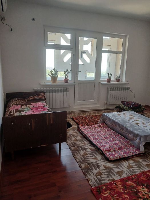 ARENDA Kvartira Chirchiq shahrida  desyatiyda joylashgan 2 xonali