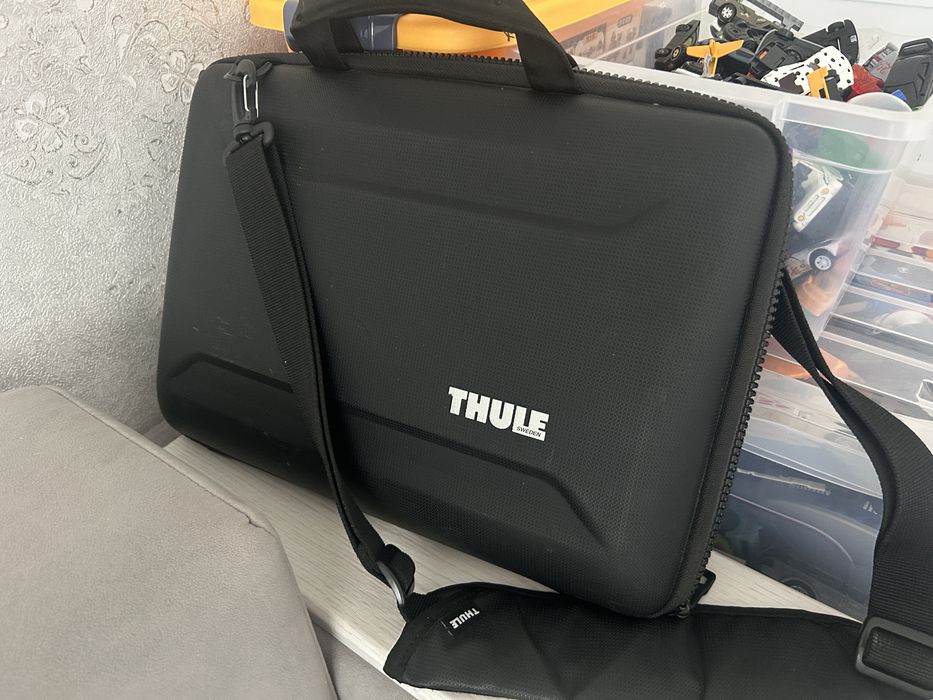 Сумка Thule  экран 16 дюймов