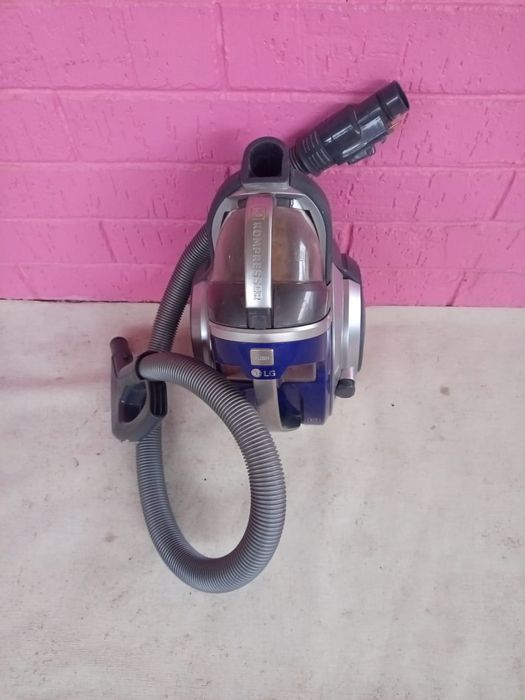 Продаётся пылесос LG