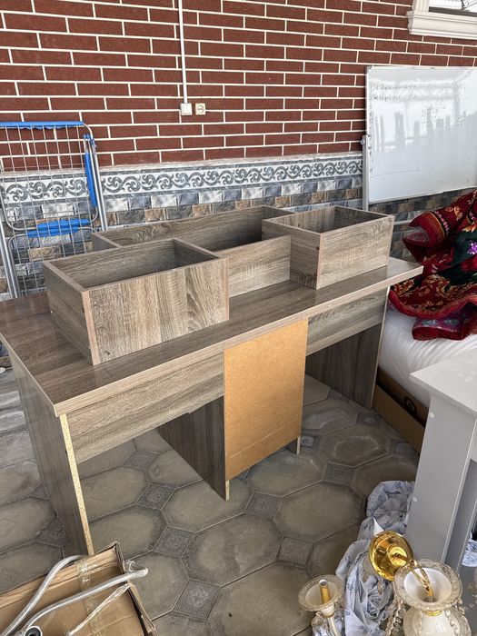 Офисный стол с тумбами